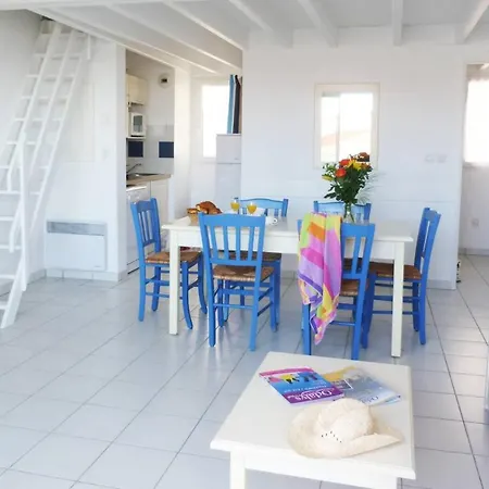 3p7/8 Sea/pool View Appartement