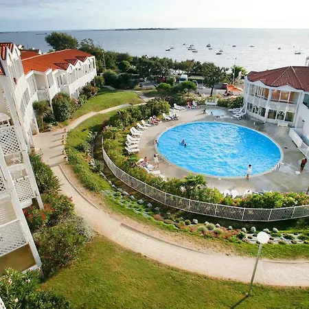 3p7/8 Sea/pool View *
